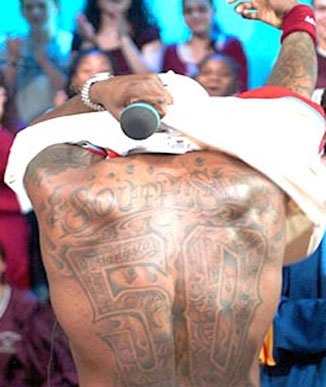 la c encore 50cent avec son jolie tatoige